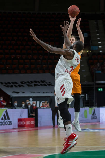 遇形成鲜明 遇形成鲜明